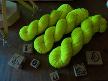 Load image into Gallery viewer, YELLOW LUREX