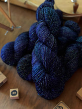 Load image into Gallery viewer, WINSOR BLUE LUREX