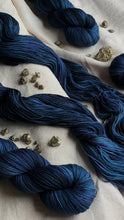 Load image into Gallery viewer, KIT SWEATER MIDNIGHT AZUL
