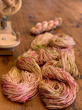 Load image into Gallery viewer, MIMADO SISLEY DK
