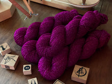 Load image into Gallery viewer, MAGENTA LUREX
