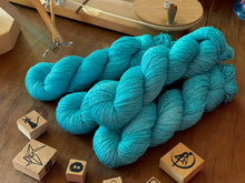 Load image into Gallery viewer, AQUA LUREX
