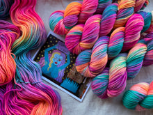 Load image into Gallery viewer, APRUEBO DK
