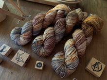 Load image into Gallery viewer, RUSTY LUREX
