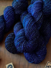 Load image into Gallery viewer, WINSOR BLUE LUREX
